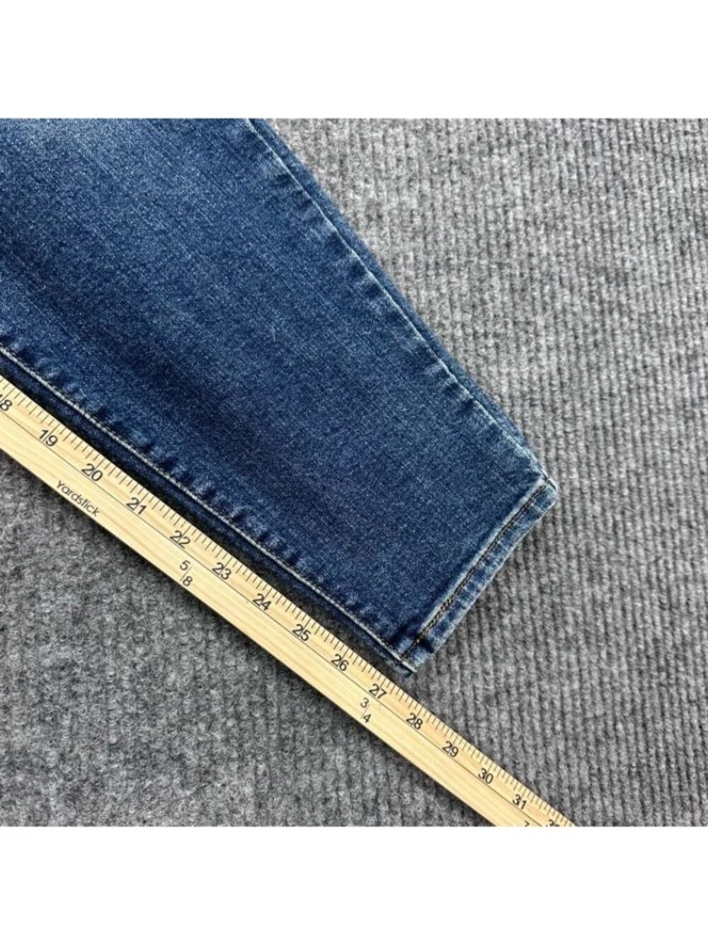 Levis High Waisted Mom Denim Blue Jeans Tapered Leg Casual Pants Womens size 29 - Picture 10 of 10